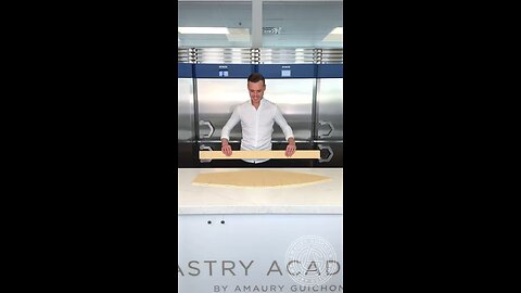 All aboard, for the Sweet Sushi Boat!