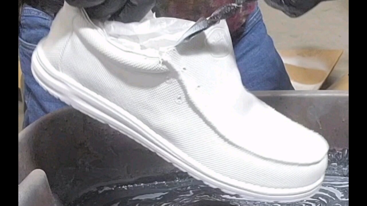 Paint your Hey Dudes by hydro dipping them!