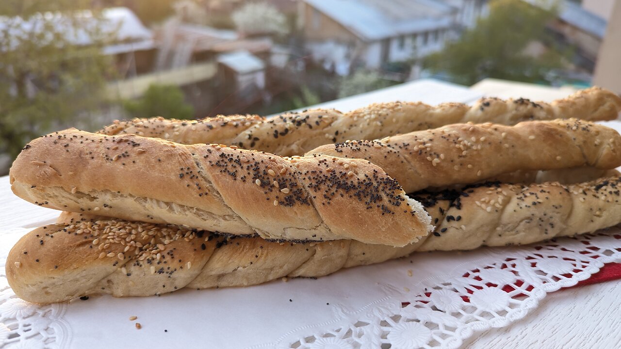 05.04.2025 šPretzels sticks with sesame seeds, and creme brulee and wings and we gonna yapp š¤£š¤£