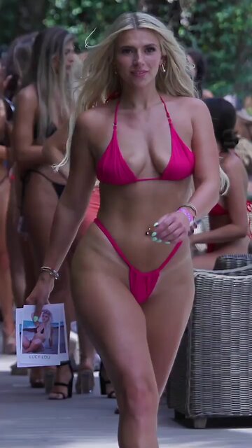 DAMNIT SHE SEXY 😍😍🥰🥰🥰🥰