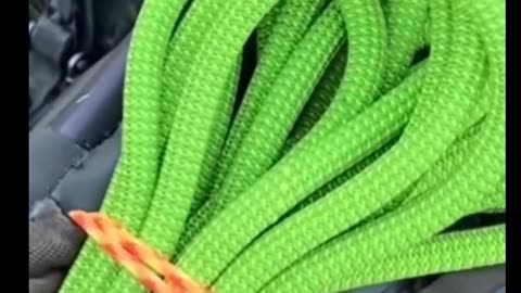 Simple way to tie a knot