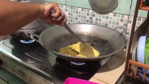Omelet Cooking Tutorial Part 3: Cooking on Medium Heat