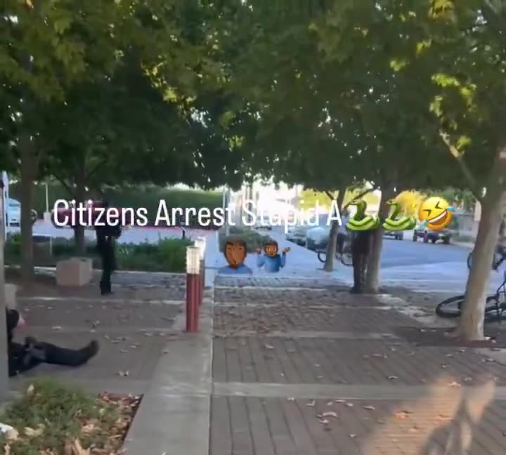 Citizen steps in fast after man knocks down a cop 🔥🔥