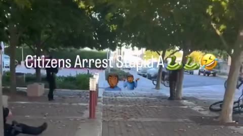 Citizen steps in fast after man knocks down a cop 🔥🔥