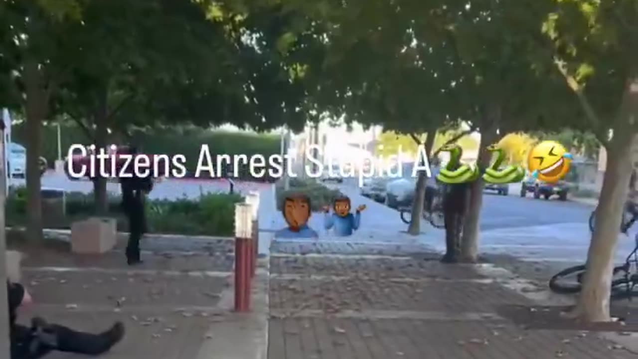 Citizen steps in fast after man knocks down a cop 🔥🔥