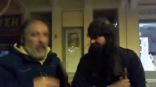 ΘΑ ΑΚΟΥΣ ΕΝΤΟΛΈΣ ΣΤΟ ΚΕΦΑΛΙ ΣΟΥ