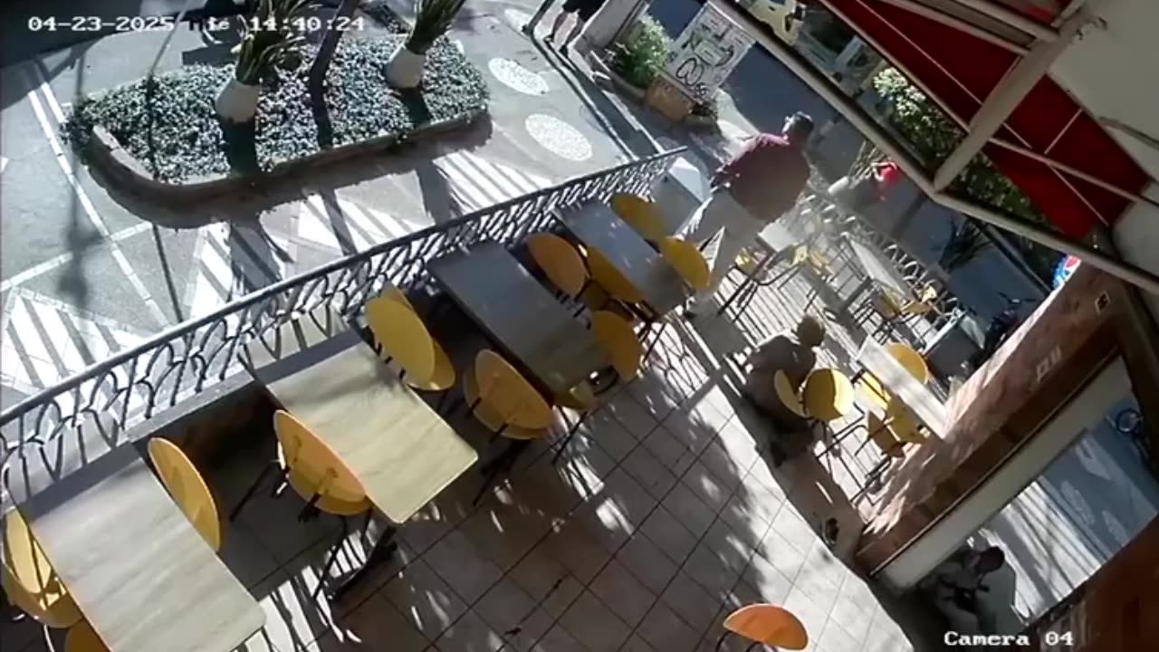 En video: 'Motoladrones' arrastraron a un hombre para arrancarle el bolso en Bucaramanga