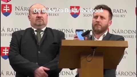 4krát očkovaný muž telefonuje zmocněnci vlády pro vyšetření pandemie