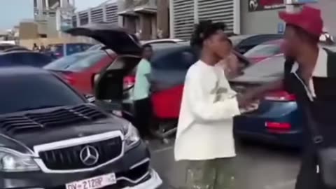 Street fight gone wrong😳🤯