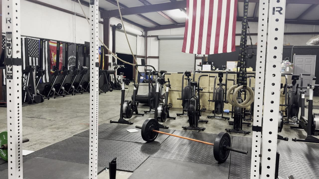 AMRAP16 4,8,12,16,20... Power Cleans 135lbs, 400m Run