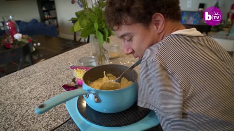 Man Born Without Arms And Legs Lives Life Without Limits BORN DIFFERENT