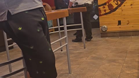 Angry Lady vs. Popeyes Security Guard