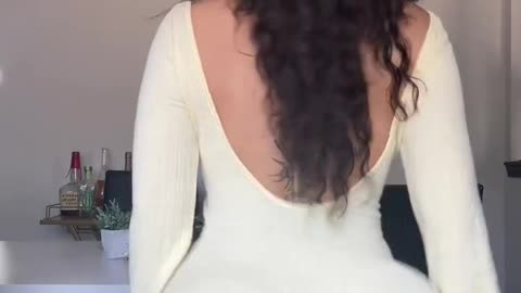 🍑 Pretty In White 💯👀