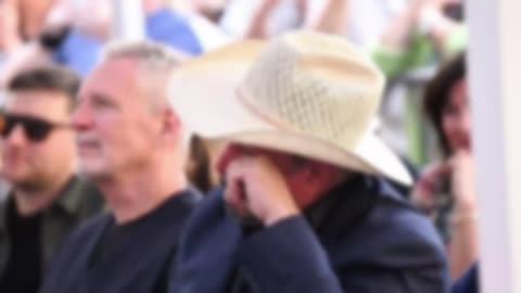 Garth Brooks Gets Emotional at Trisha Yearwood’s Walk of Fame Ceremony