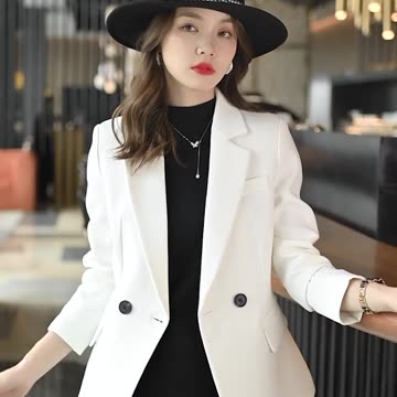 Elegant Women’s Slim-Fit Suit