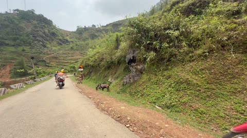 Riding on the Ha Giang Loop in Vietnam (part 14)