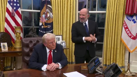 📜 PRESIDENT TRUMP SIGNS EXECUTIVE ORDERS IN THE OVAL OFFICE | February 10, 2025! 🇺🇸🏛️