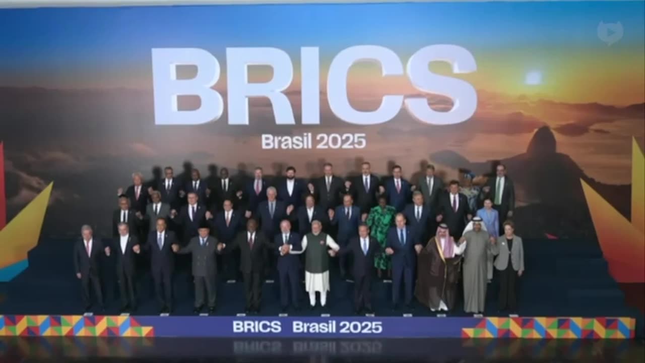 I capi di stato dei BRICS si uniscono per una foto di famiglia