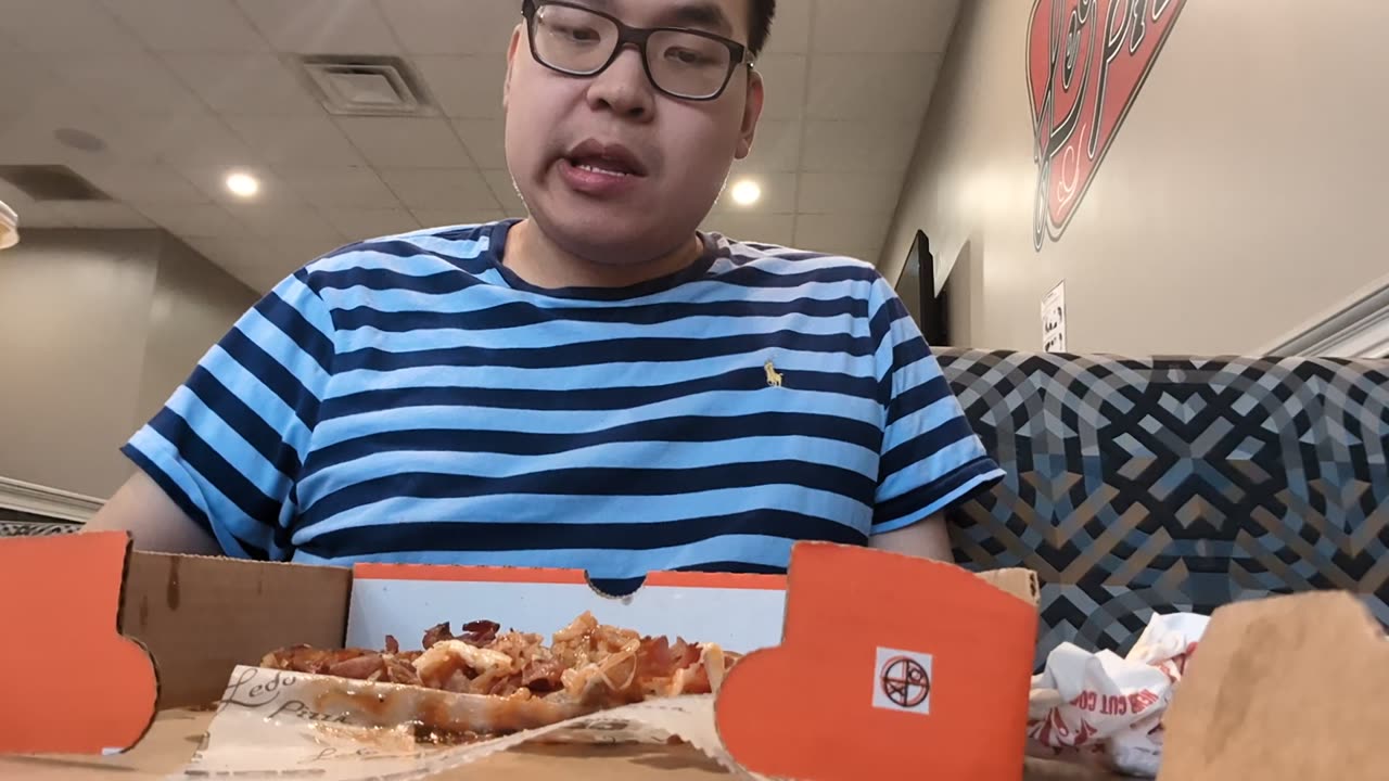 Ledo Pizza's Sweet Baby-Q Chicken Pizza - Mukbang