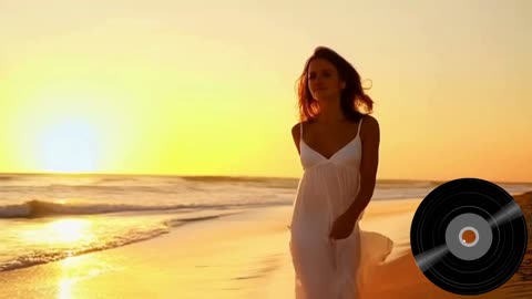 Endless Glow – A Cinematic Beach Sunset