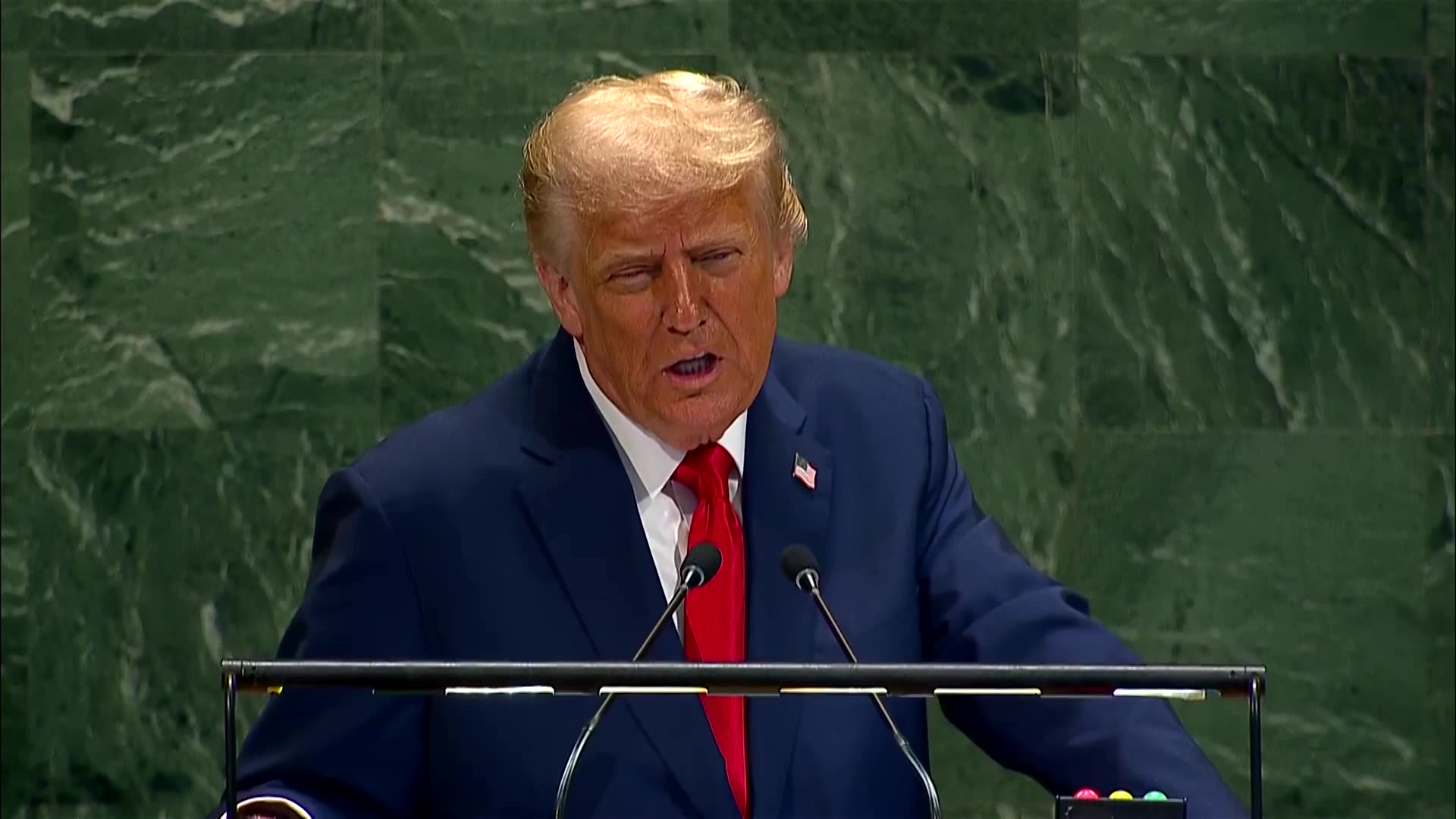 Trump tells UN that climate change is a 'con job'