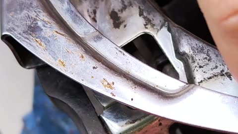 How to fix a loose front derailleur on a bicycle