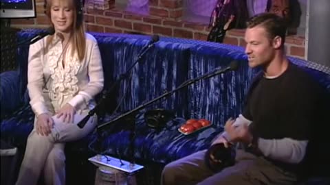 Kathy Griffin Throws Tomatoes - 09-02-03