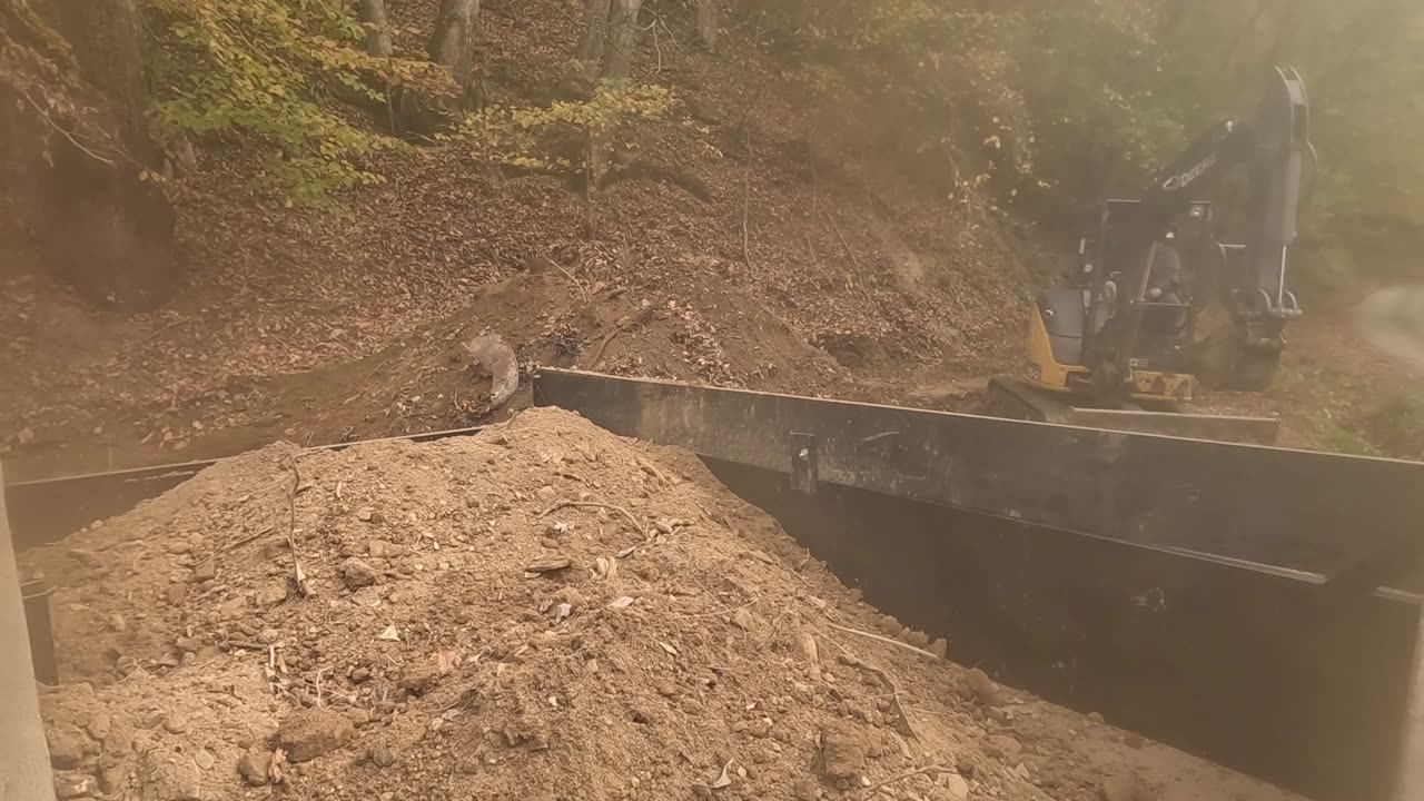 timelapse of loading dirt with 35g mini escavator