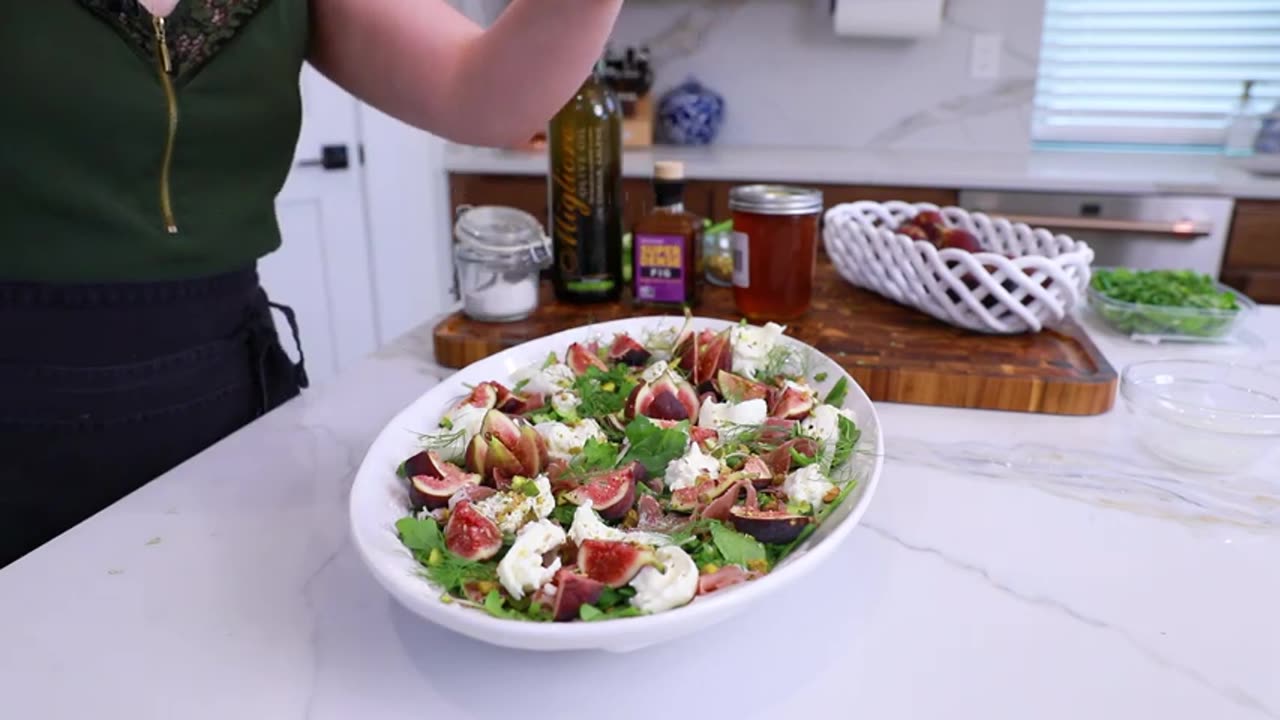 Easy Prosciutto & Fig Salad with Burrata Cheese