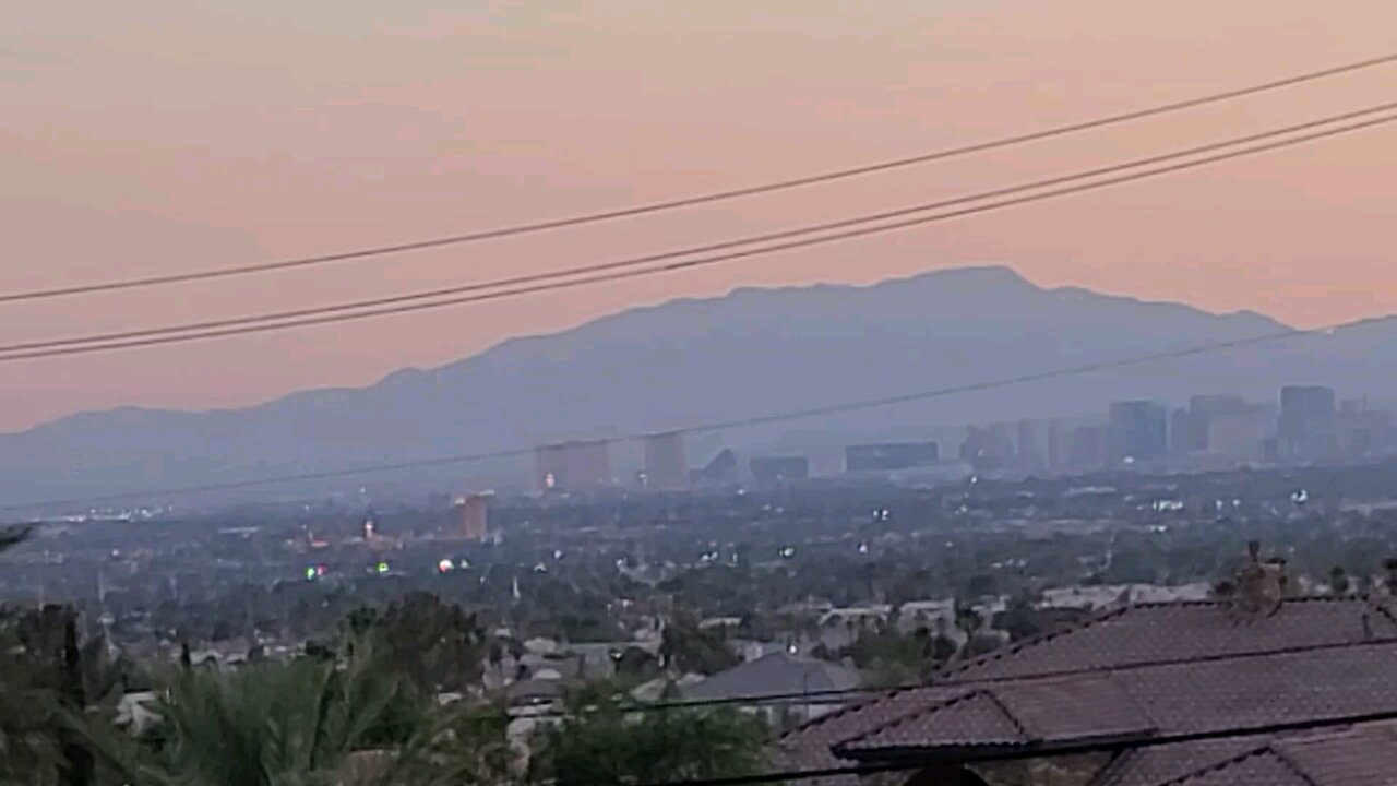 Did you see tonight's Las Vegas sunset? Check THIS out! 07.04.2025 #follow #lasvegas #travel #gaming