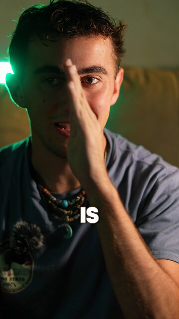 Your brain is software that smooths your vision👀