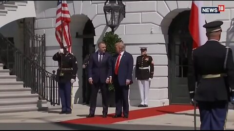 Trump Greets Polish President With A F-16, F-35 Flyover