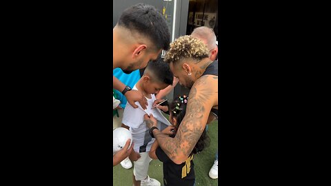 Robin mia'S Family Neymar J R Autographs #aakbor #mrakbor #iamaakbor #viral #reels #short #shorts