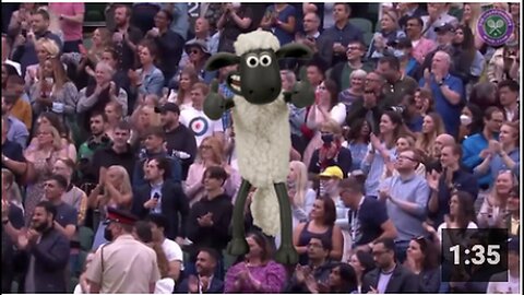"Sarah Gilbert Applauded by Enthusiastic Crowd at Wimbledon"