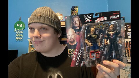 Toy Unboxing Steve Austin & Triple H From WWE