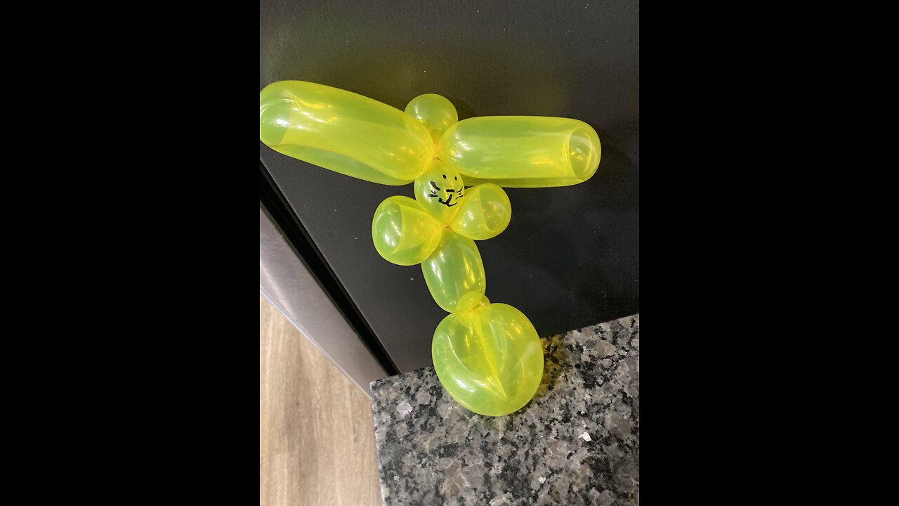 Line work Easter bunny balloon