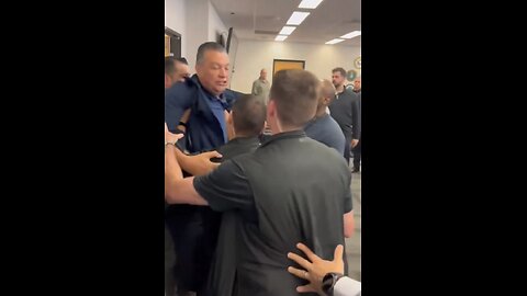 CALIFORNIA SENATOR ARRESTED👮‍♂️👱‍♂️🕵️‍♂️📸AT DHS NEWS CONFERENCE IN LOS ANGELES🎬🎤👱‍♀️💫