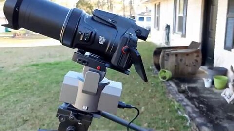 "Unveiling Cosmic Beauty: Nikon P1000 Zooms the Moon, Venus, and Sirius"