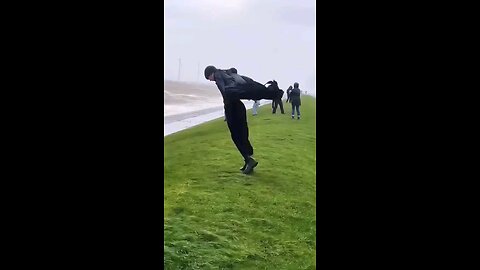 Heavy wind