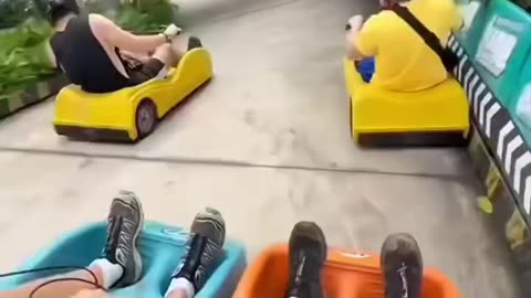 This is insane 😲: Super Mario Kart IRL