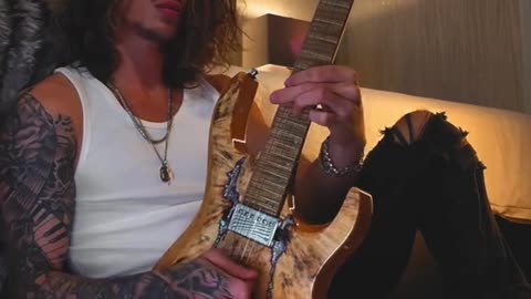 this guy can play the guitar