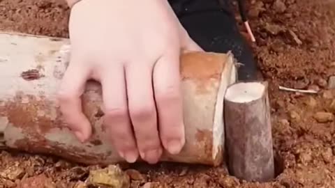 A beautiful girl build a boat for crossing river