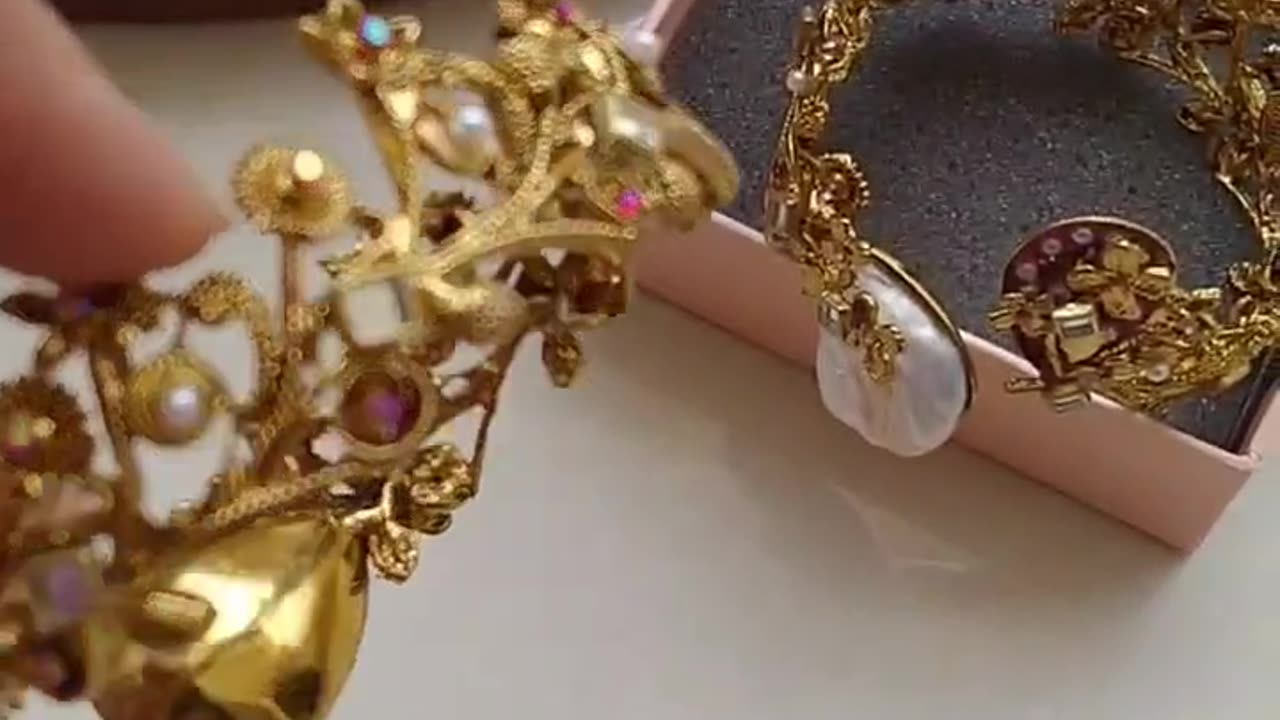 Handmade turkish work with morther of pearl bangle