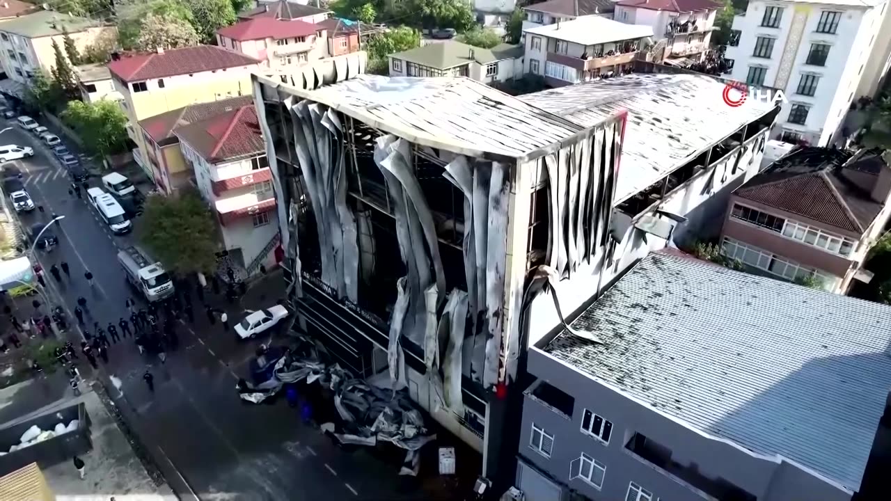 Deadly fire engulfs perfume warehouse in northwestern Turkey