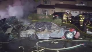 Small Plane Crashes in San Diego, Setting Homes Ablaze
