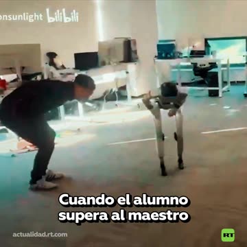 Robot causa un momento incómodo a su operador