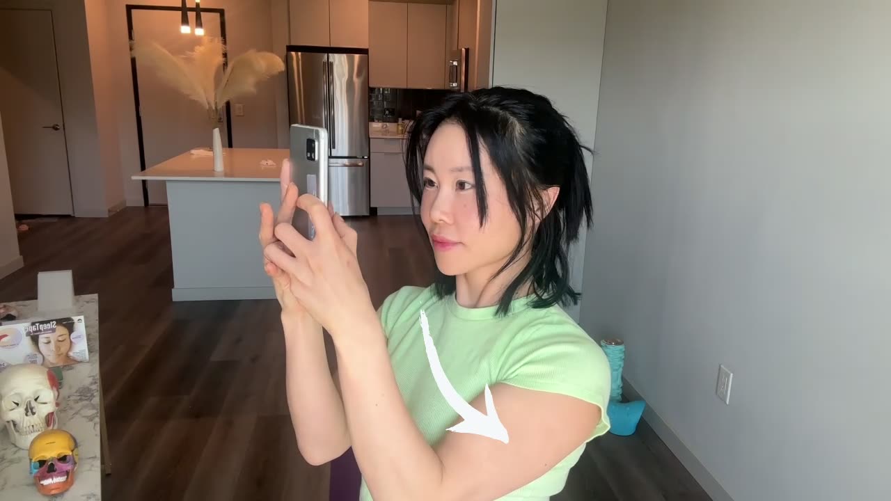 How to hold mobile phone | Koko Face Yoga