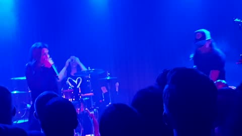 Lacey Sturm-All Around Me (Flyleaf song-with Sameer Bhattacharya) (live in Phoenix, Arizona)