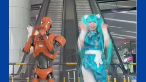 Robot dancing with Hatsune Miku 👧👀