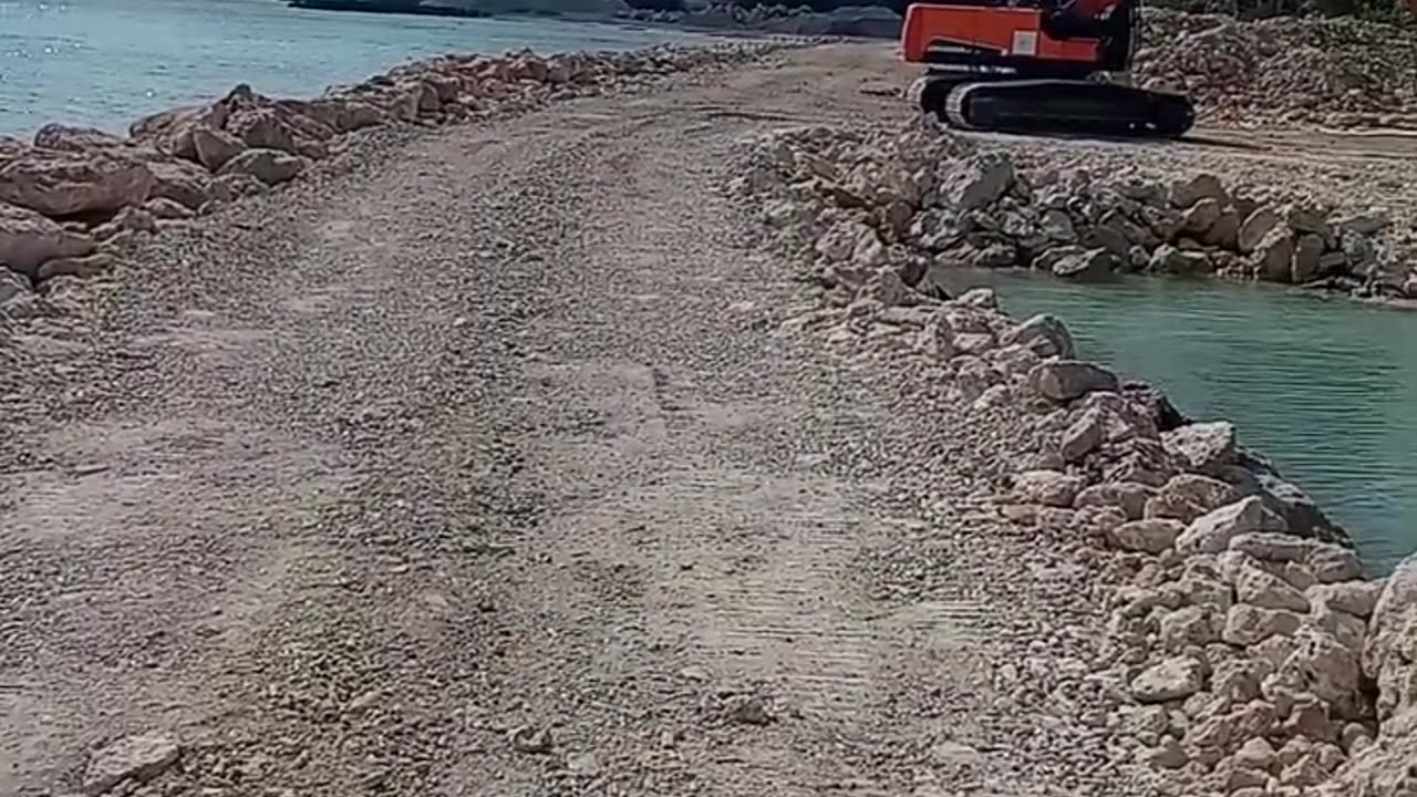EXAMPLES OF THE DESTROYING OF NATURE IN CURACAO FOR DOMMIES.